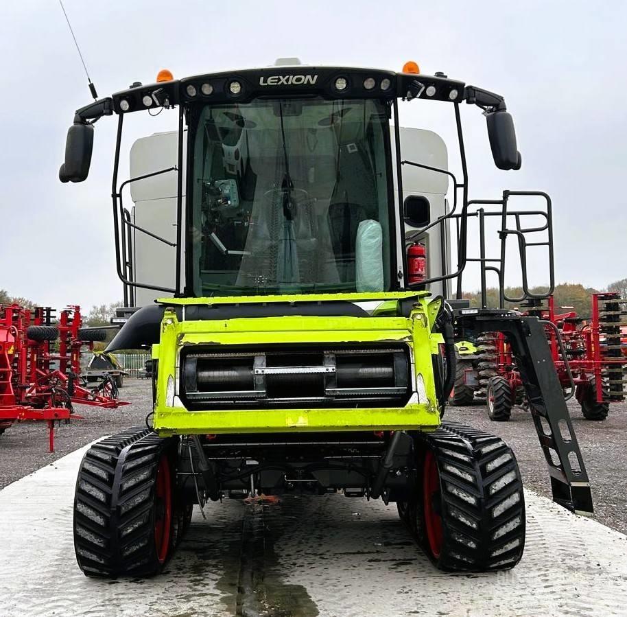 CLAAS Lexion 8900 TT Sklízecí mlátičky