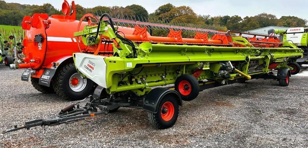 CLAAS Lexion 8900 TT Sklízecí mlátičky