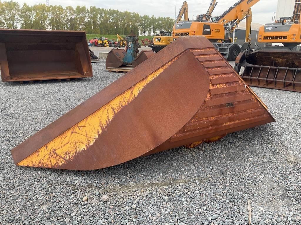 CAT Trapezoid BUCKET Klešťové drapáky
