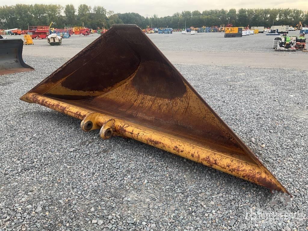 CAT Trapezoid BUCKET Klešťové drapáky