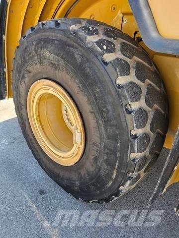 CAT 962 H Kolové nakladače