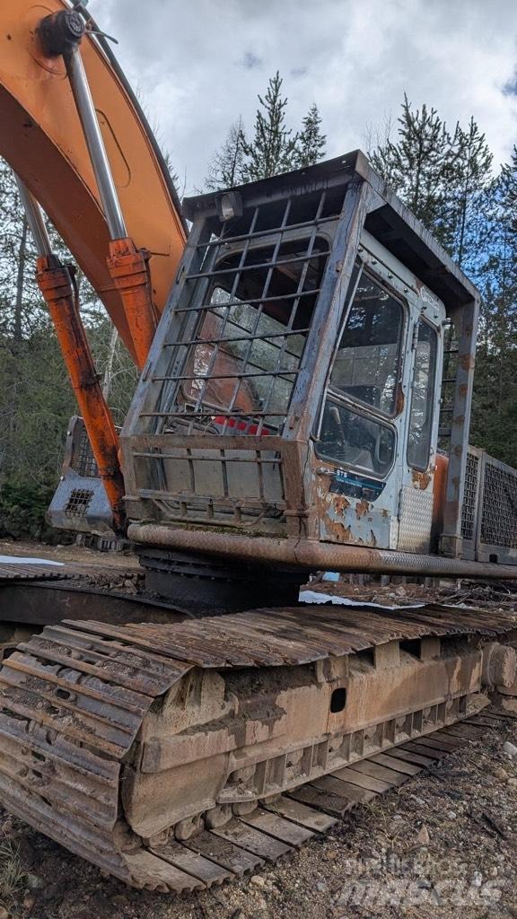 Hitachi EX 200 Pásová rýpadla