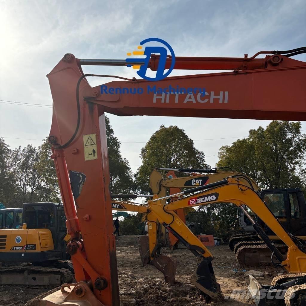 Hitachi ZX 135 US Pásová rýpadla