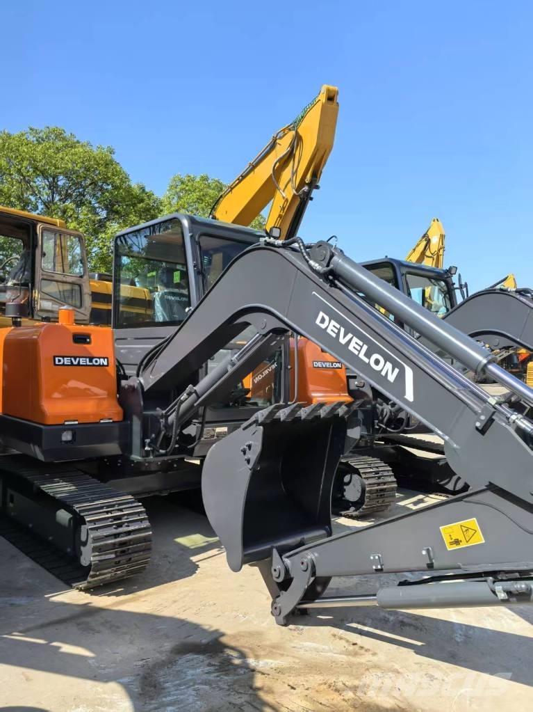Develon DX60D Mini rýpadla < 7t