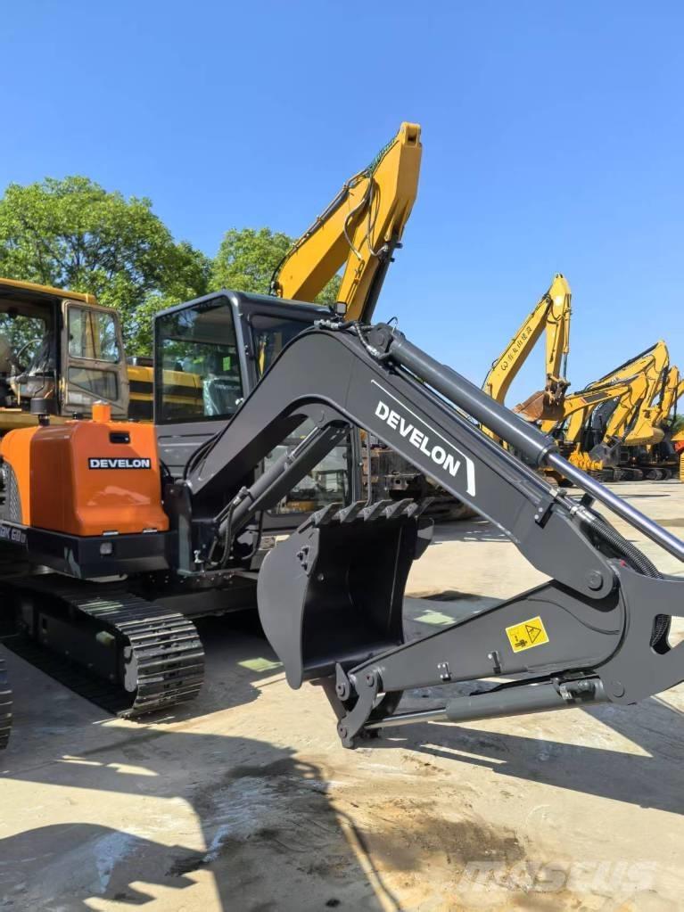 Develon DX60D Mini rýpadla < 7t