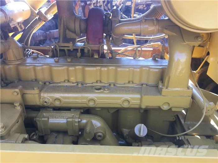 CAT D 6 D Pásové dozery