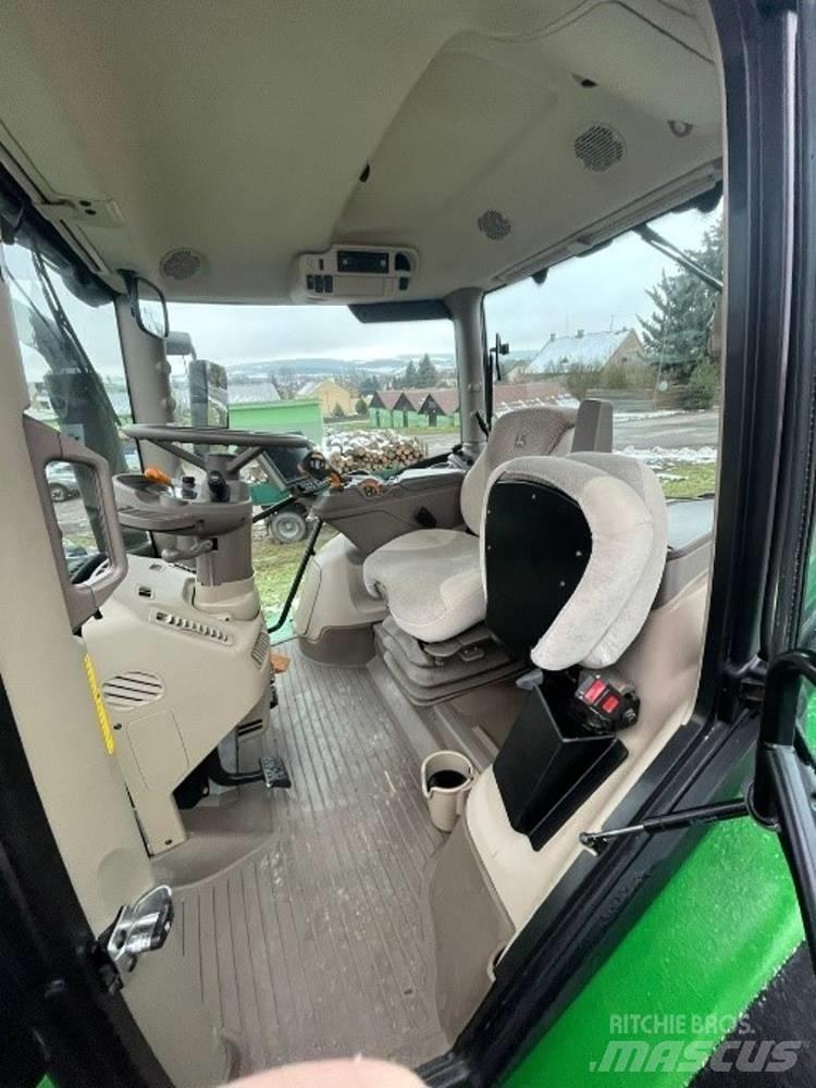 John Deere 6250 R Traktory