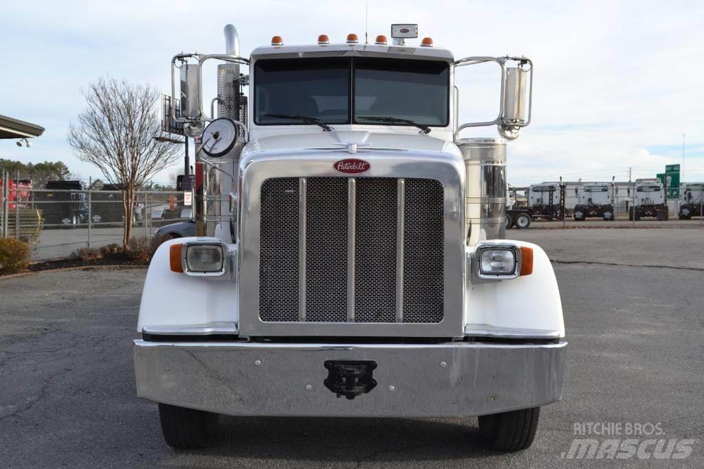 Peterbilt 367 Tahače