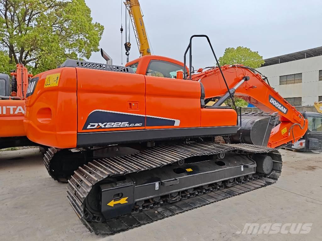 Doosan DX 225 LC Pásová rýpadla