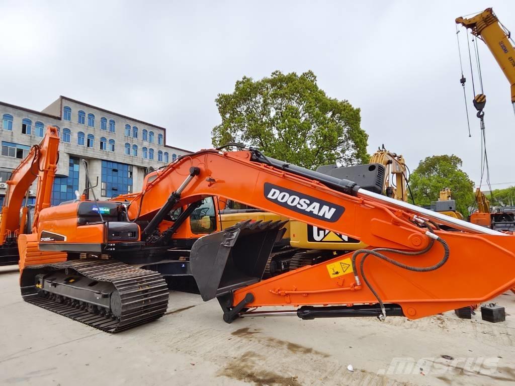 Doosan DX 225 LC Pásová rýpadla
