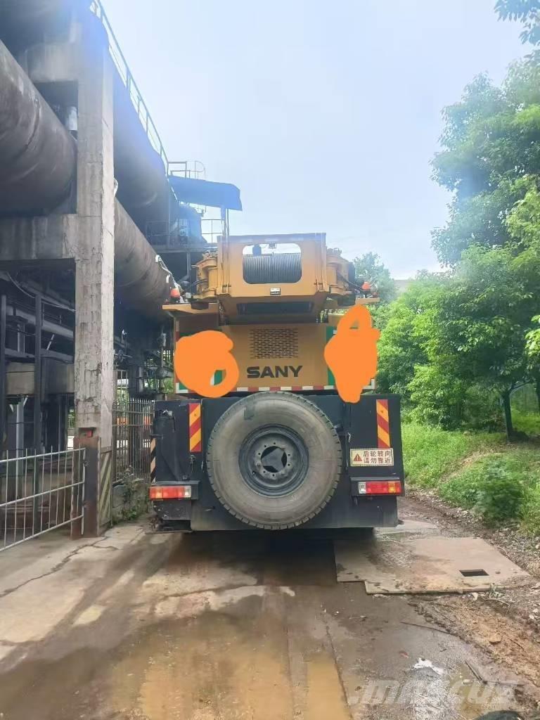 Sany SAC2600C8 Univerzální terénní jeřáby