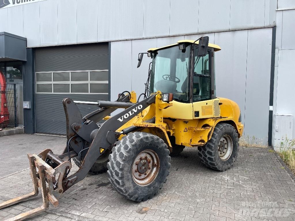 Volvo L 30 B Kolové nakladače