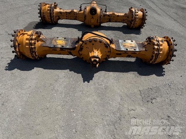 CASE 821 E AXLES Nápravy