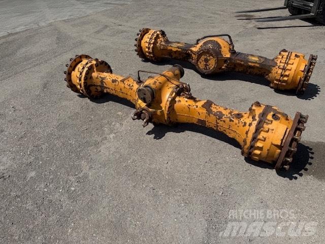 CASE 821 E AXLES Nápravy