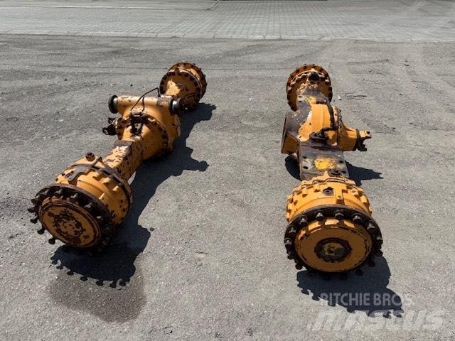 CASE 821 E AXLES Nápravy