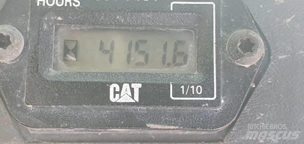 CAT 247 B 3 Smykem řízené nakladače