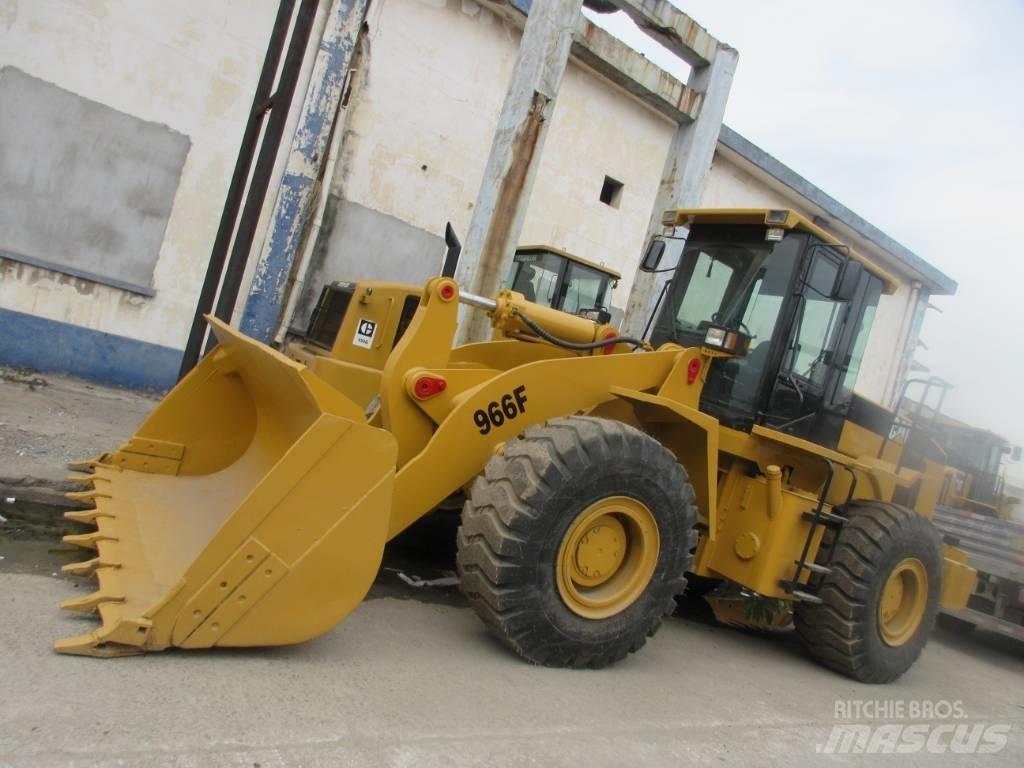 CAT 966 F Kolové nakladače
