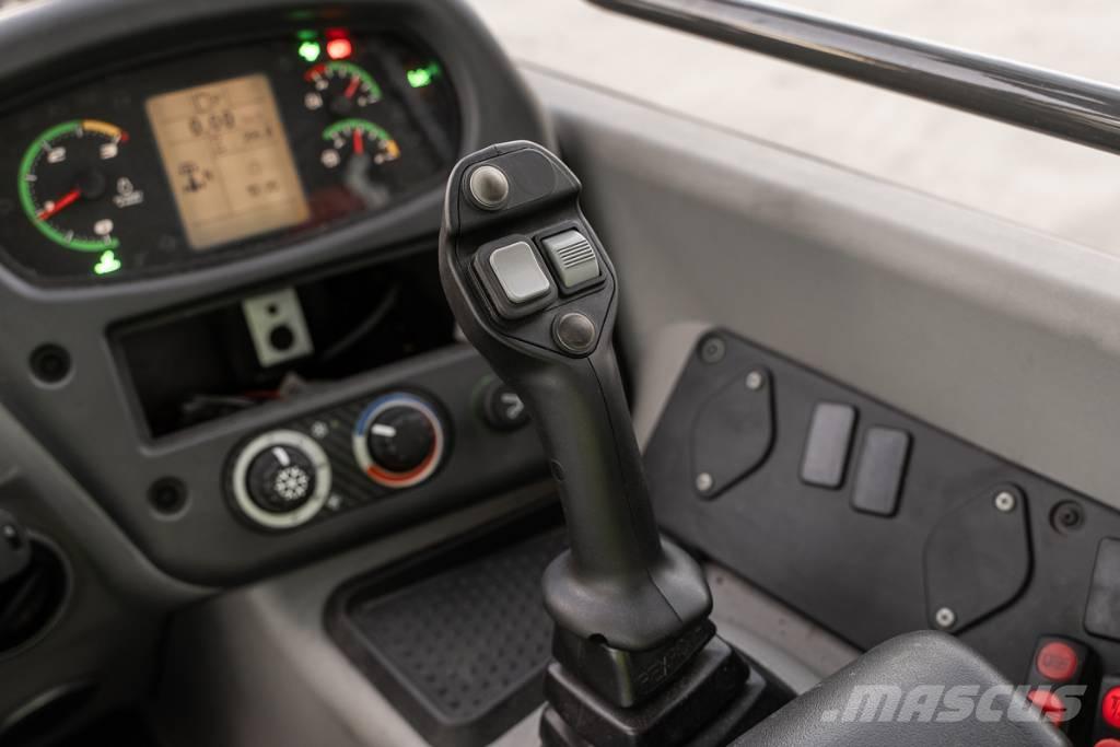 CASE 321 F Kolové nakladače