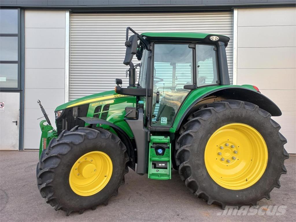 John Deere 6120M Traktory
