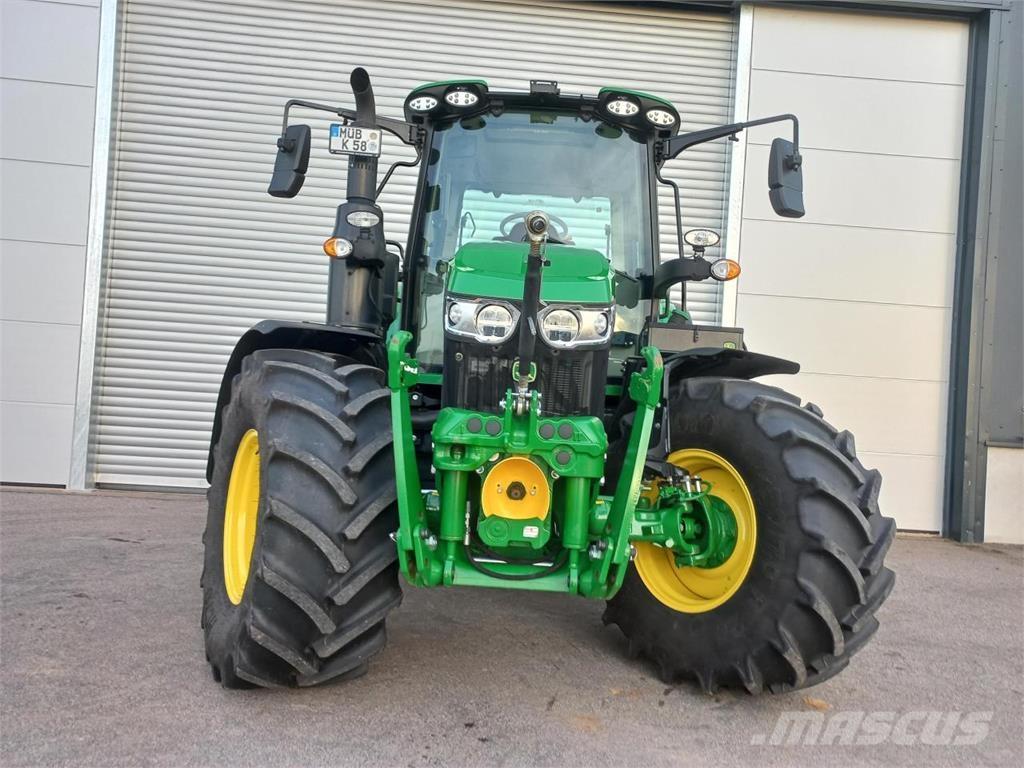 John Deere 6120M Traktory