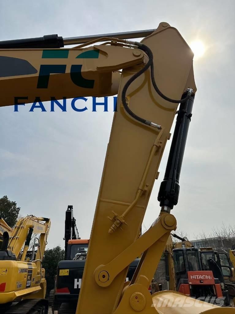 CAT 325 D Pásová rýpadla