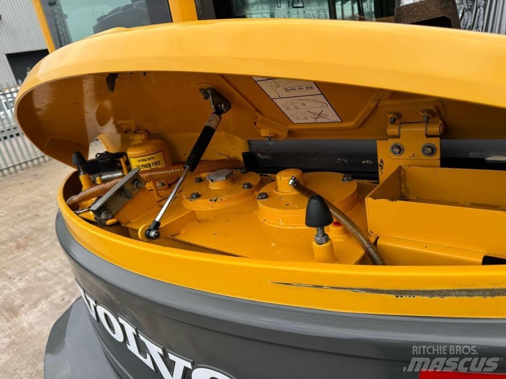 Volvo ECR 88 Midi rýpadla 7t - 12t