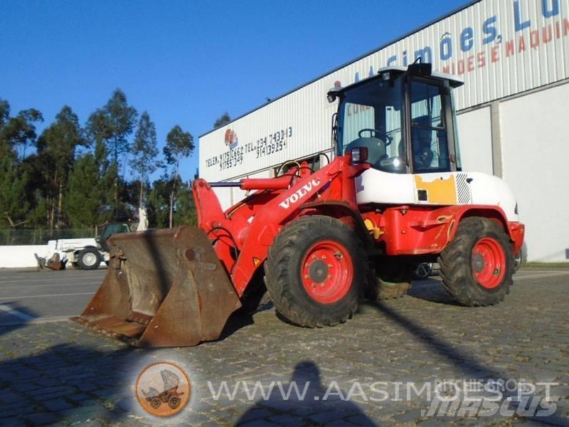 Volvo L 30 B Kolové nakladače