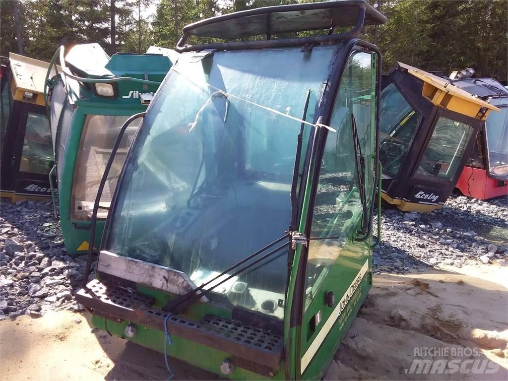 John Deere 1470d Kabiny a interiér