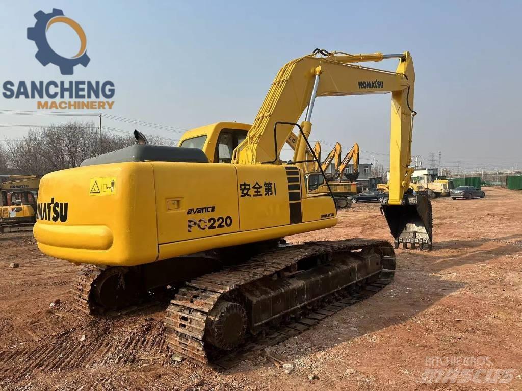 Komatsu PC 220 Pásová rýpadla