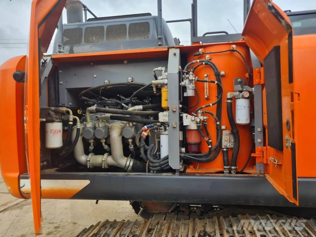 Hitachi ZX 210 LC-6 Pásová rýpadla
