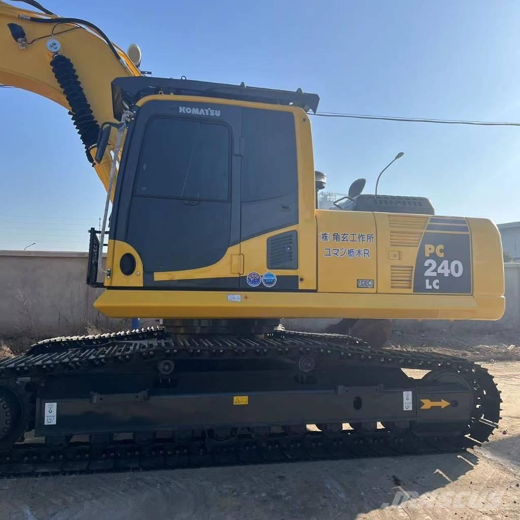 Komatsu PC 240-8N1 Midi rýpadla 7t - 12t