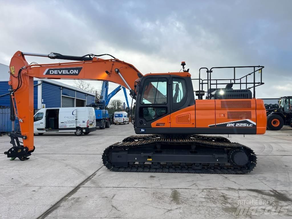 Develon DX 225 LC-7 Pásová rýpadla