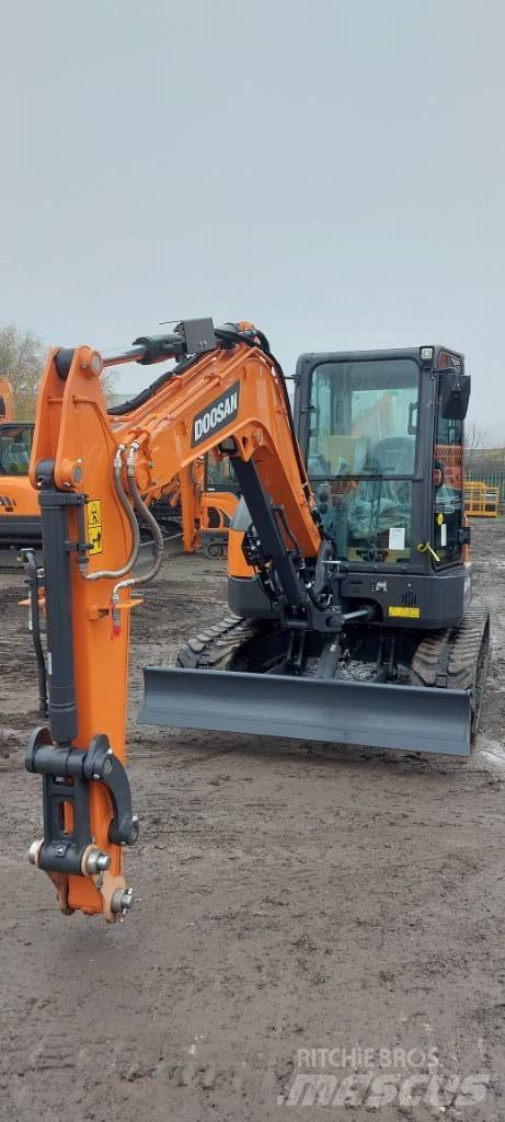 Doosan DX 50 Z Pásová rýpadla
