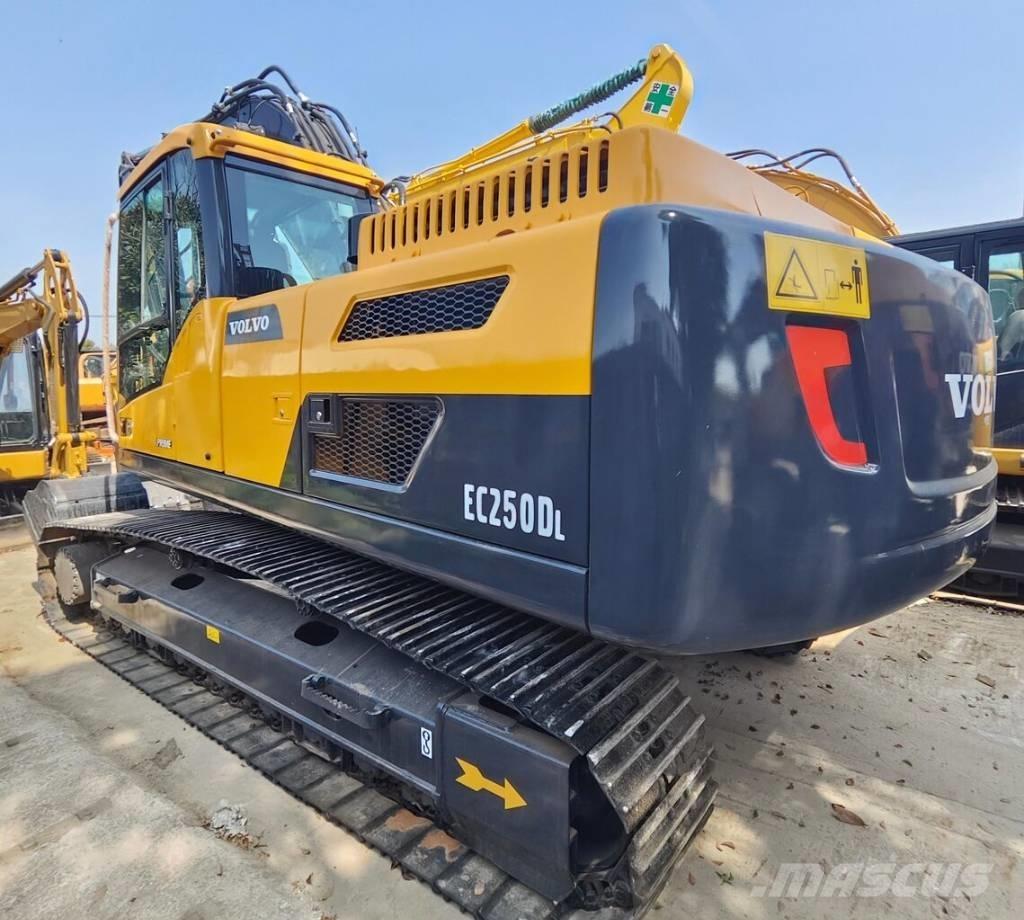 Volvo EC 250 D Pásová rýpadla
