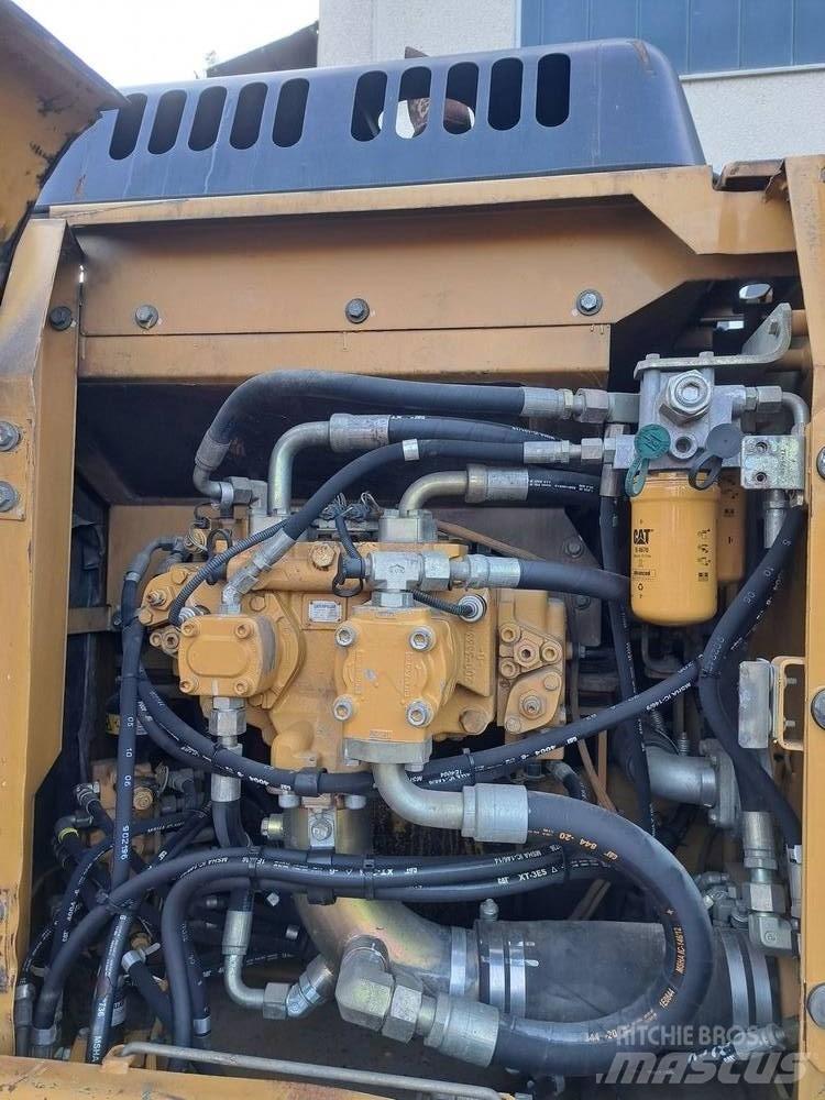 CAT 319 C LN Pásová rýpadla