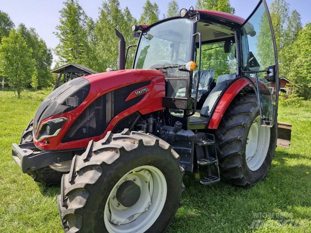 Valtra A 105 Traktory