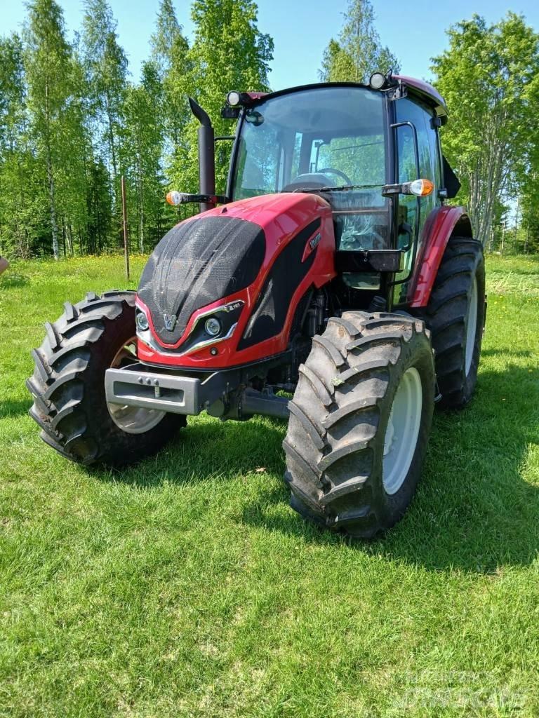 Valtra A 105 Traktory