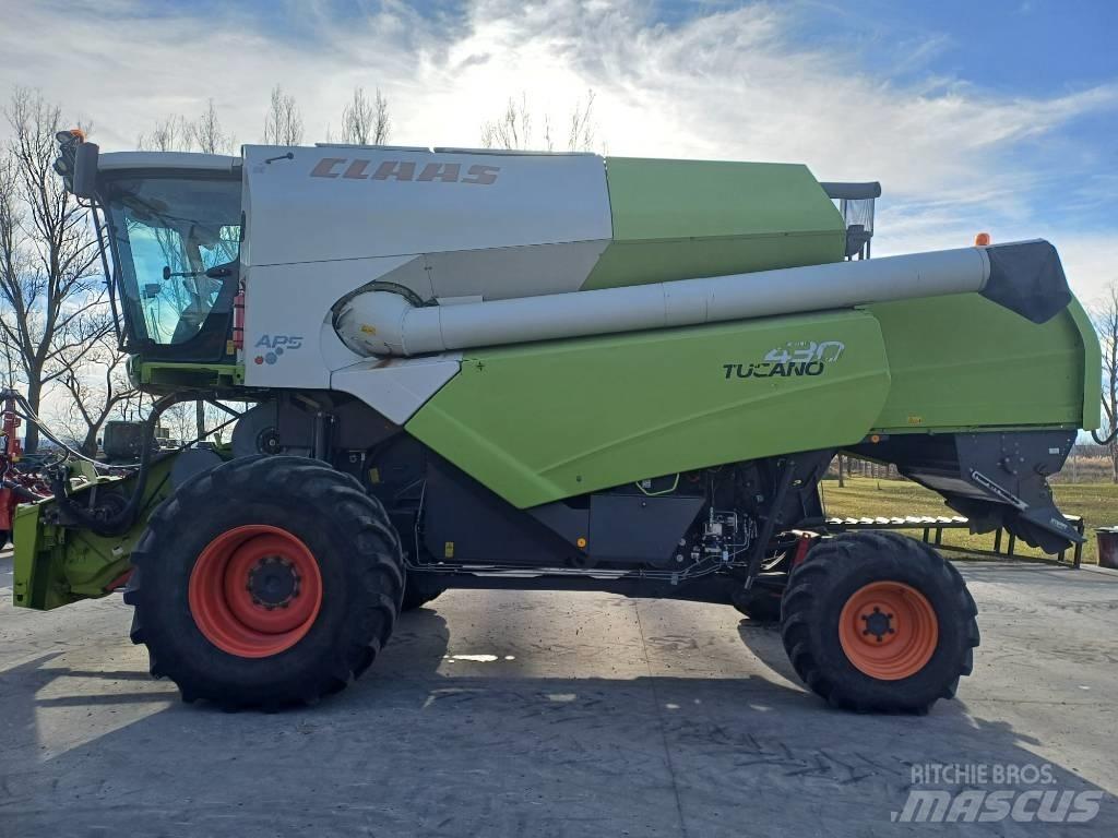 CLAAS Tucano 430 Sklízecí mlátičky