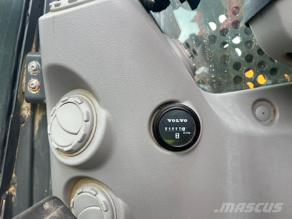 Volvo EC 380 EL HR Demoliční rýpadla