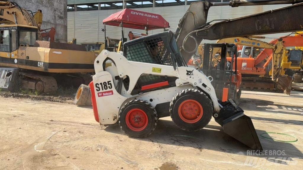 Bobcat S 185 Smykem řízené nakladače