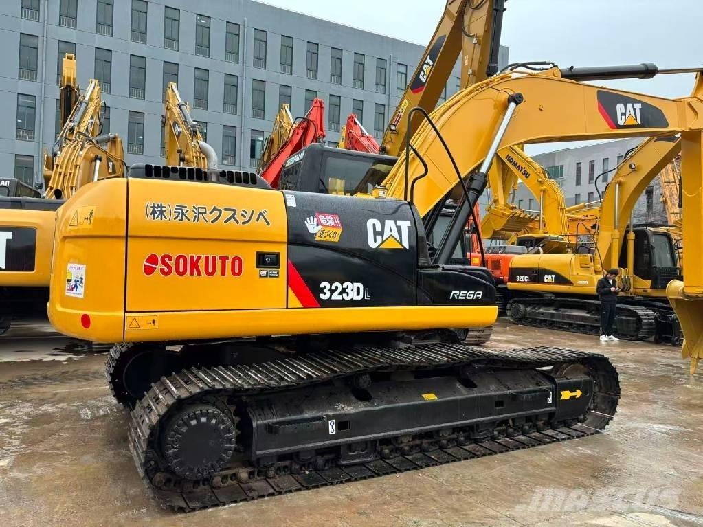 CAT 323 D Pásová rýpadla
