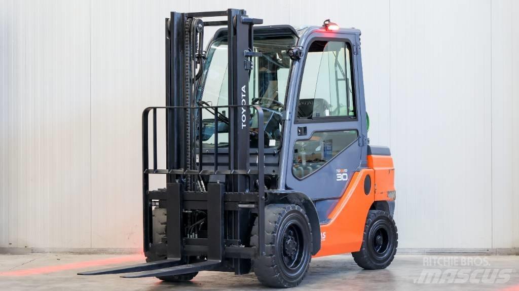 Toyota 02-8 FGF 30 LPG vozíky