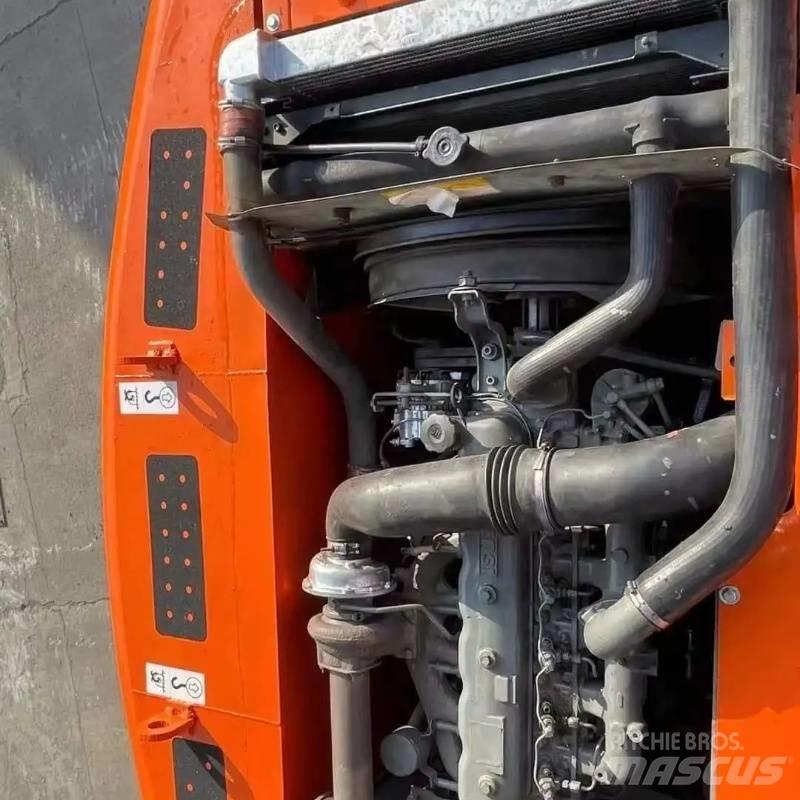 Hitachi ZX 200 Pásová rýpadla