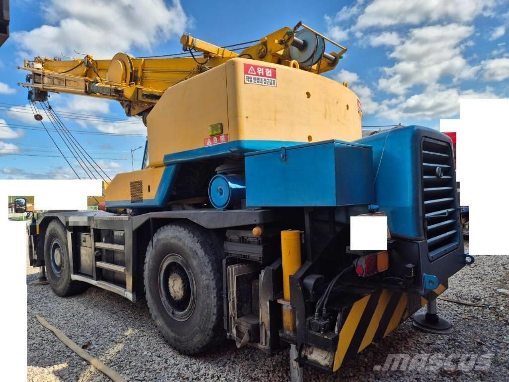 Kato KR 35 H Jeřáby pro těžký terén