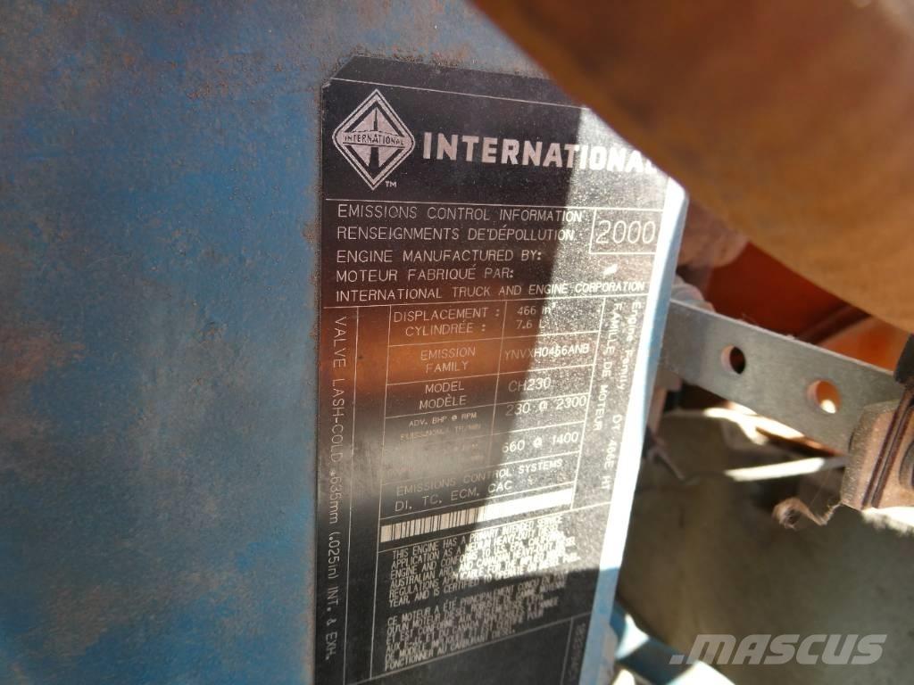 International 4900 Sklápěče