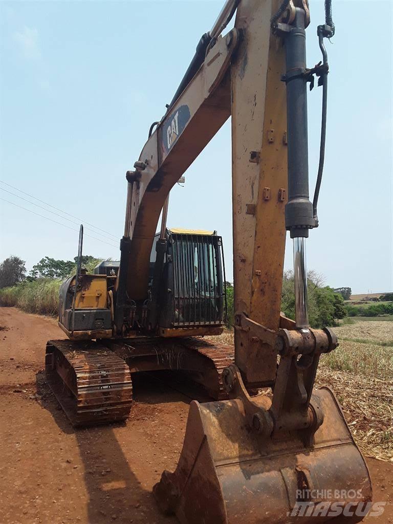 CAT 318D2L Pásová rýpadla