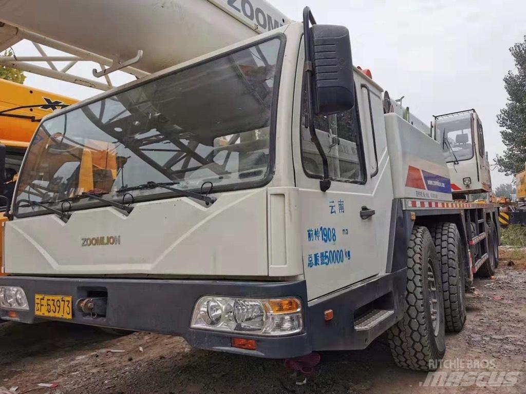 Zoomlion QY80V Univerzální terénní jeřáby
