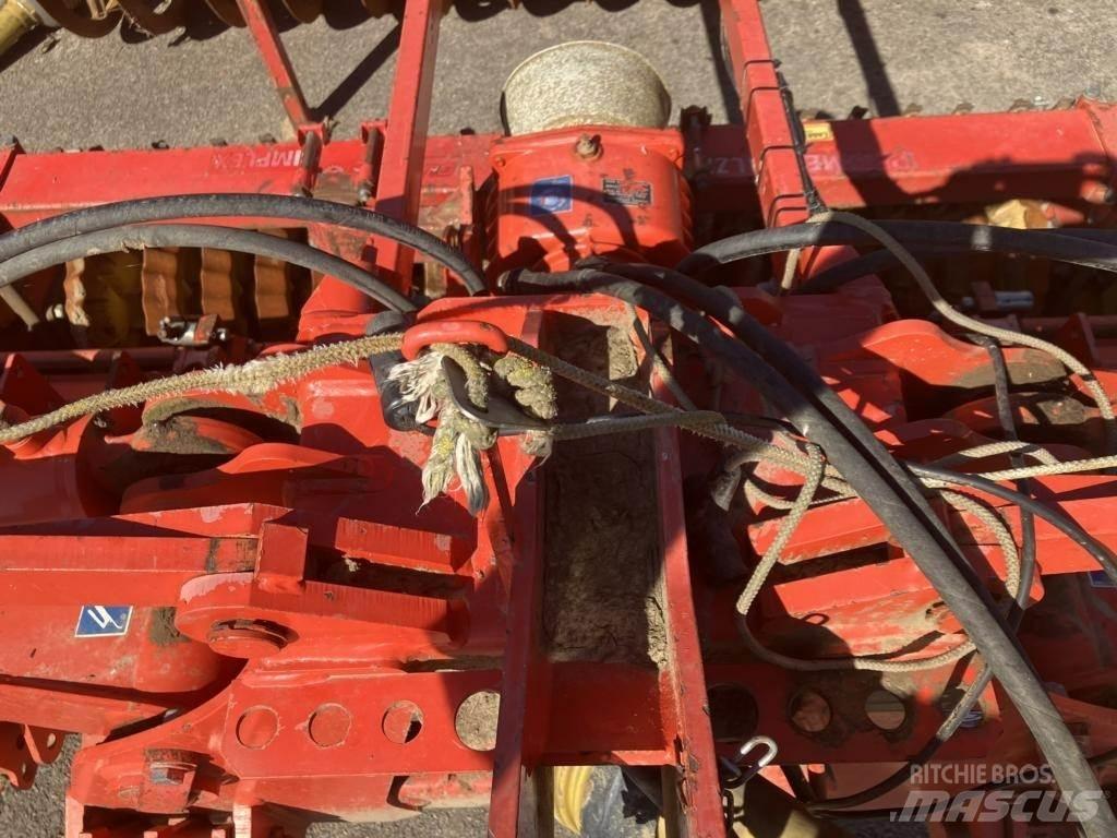 Kuhn HR 4003 DR Rotační brány a půdní frézy