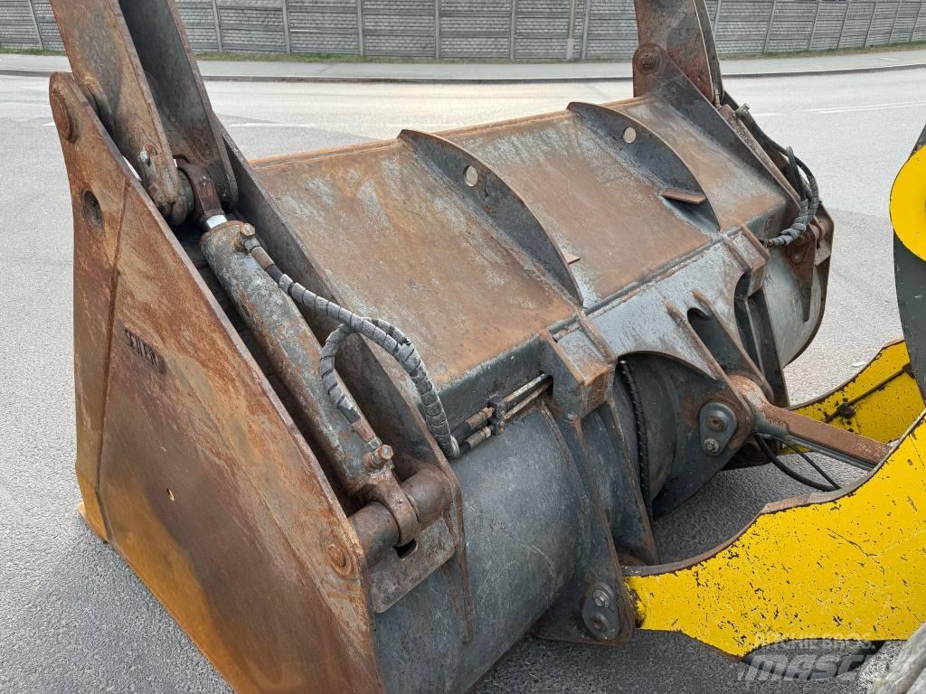Liebherr L 538 Kolové nakladače