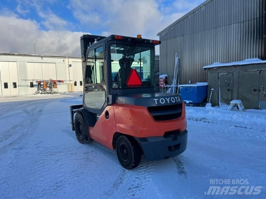 Toyota 40-8FD50N Dieselové vozíky